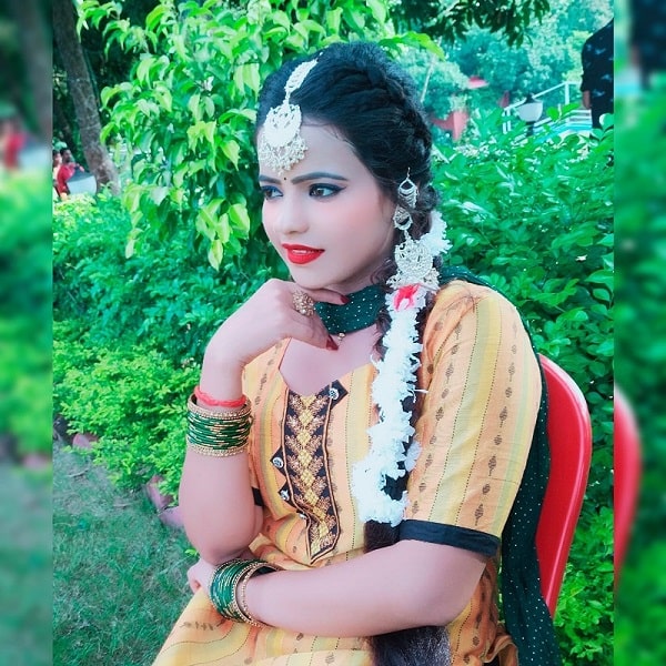 Anisha Pandey Bhojpuri-1-min